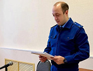 В саратовском пивбаре хулиган угрожал посетителям и разбил холодильник